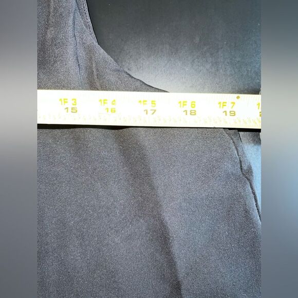 Theory “Kalstinn” Sleeveless 100% Silk Black Blouse Size Large EUC - Picture 5 of 8